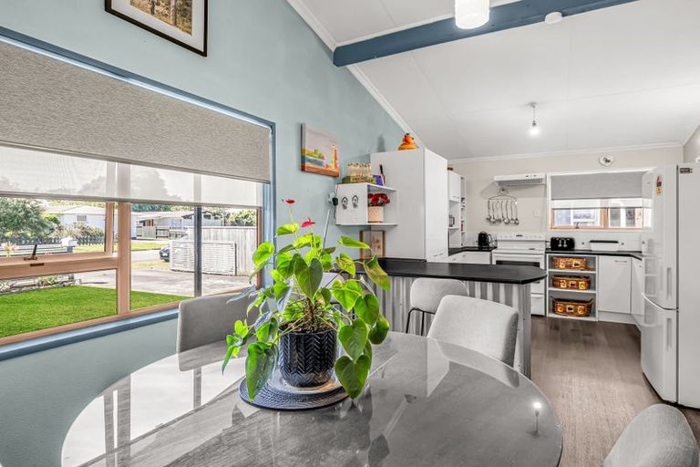 Photo of property in 122 Tremaine Avenue, Westbrook, Palmerston North, 4412