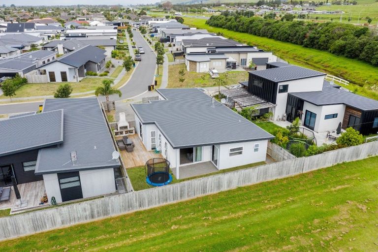 Photo of property in 132 Coast Boulevard, Papamoa Beach, Papamoa, 3118