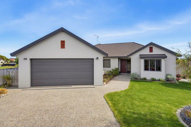 Photo of property in 16 Rifleman Lane, Paraparaumu Beach, Paraparaumu, 5032