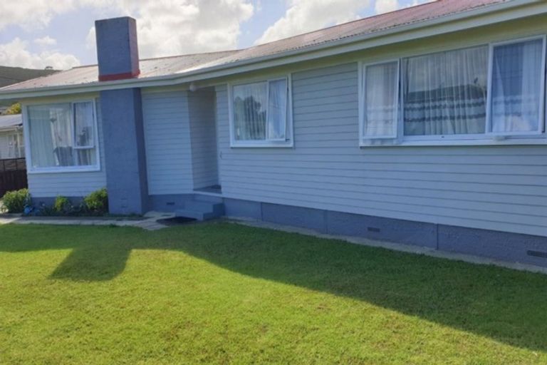 Photo of property in 17 Doctors Hill Road, Maungaturoto, 0520