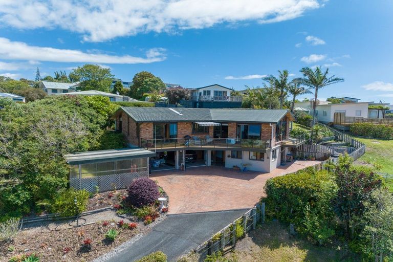 Photo of property in 21 Cable Bay Block Road, Cable Bay, 0420