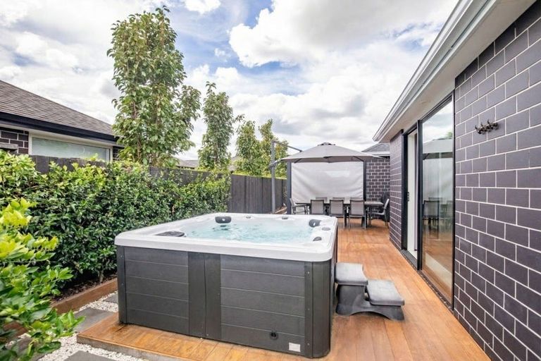 Photo of property in 26 Rose Leigh Drive, Cambridge, 3434