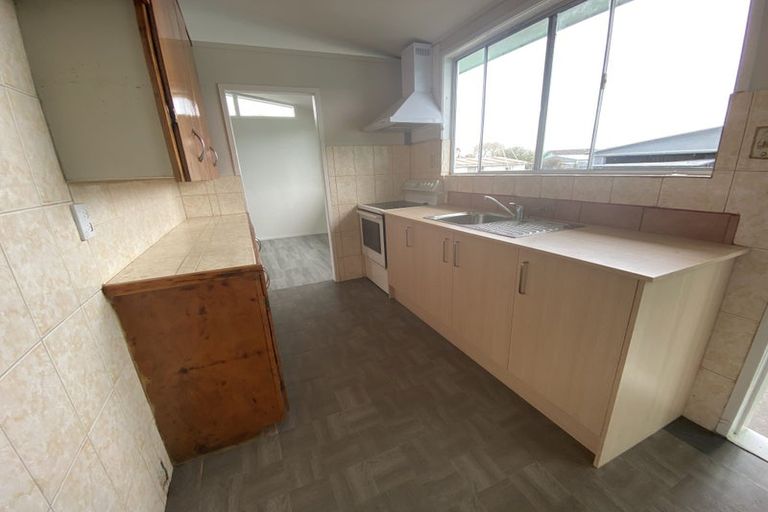 Photo of property in 74 Bader Drive, Mangere, Auckland, 2022