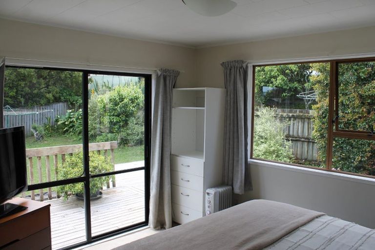 Photo of property in 5 Waari Avenue, Sunnyvale, Auckland, 0612