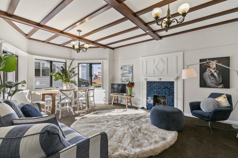 Photo of property in 323 The Terrace, Te Aro, Wellington, 6011