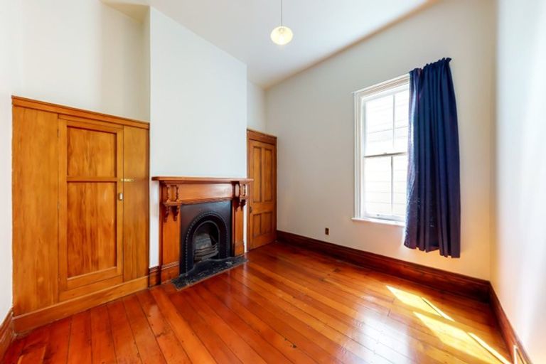 Photo of property in 27 Myrtle Crescent, Mount Cook, Wellington, 6021