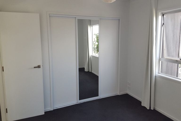 Photo of property in 2/86 Jutland Road, Hauraki, Auckland, 0622