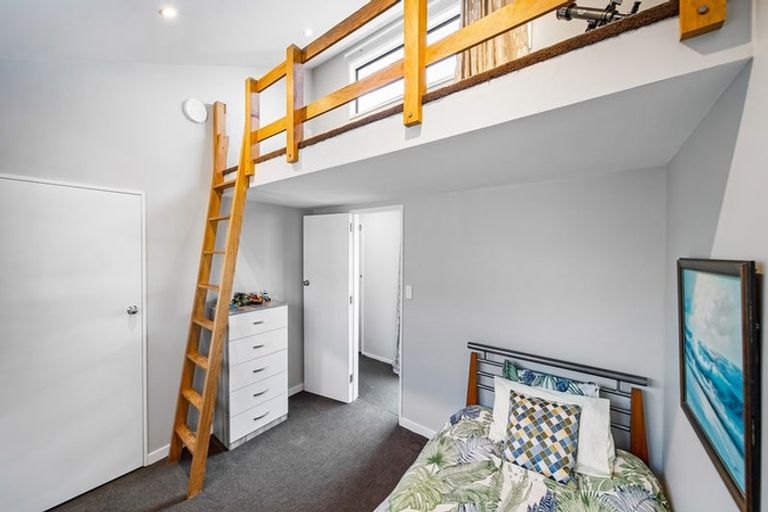 Photo of property in 32 Smith Street, Woolston, Christchurch, 8062