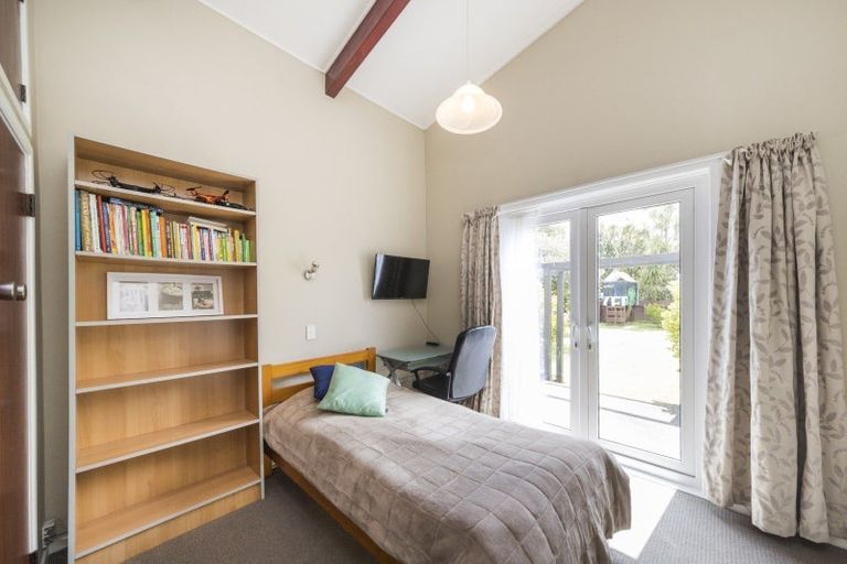 Photo of property in 41 Churchill Avenue, Hokowhitu, Palmerston North, 4410
