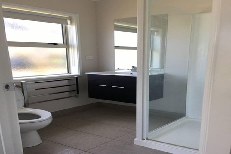 Photo of property in 2 Maylee Crescent, Gulf Harbour, Whangaparaoa, 0930