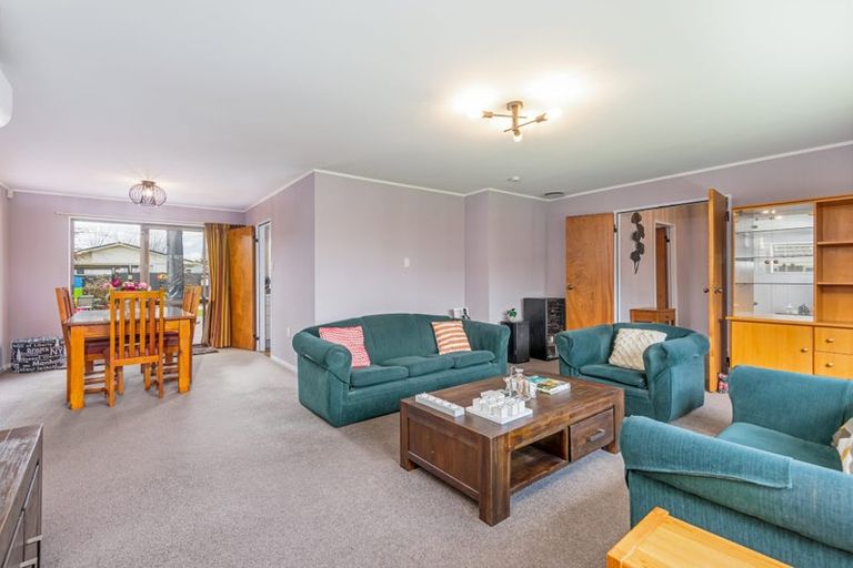 Photo of property in 18 Truscott Grove, Awapuni, Palmerston North, 4412