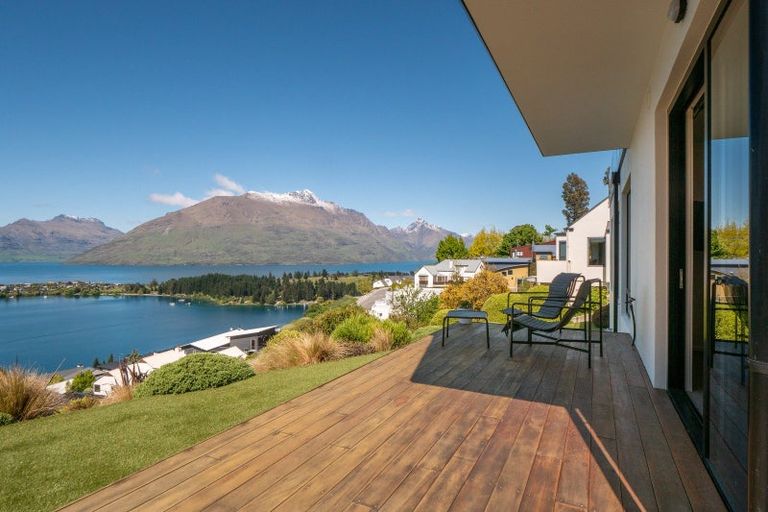 Photo of property in 92 Hensman Road, Queenstown, 9300