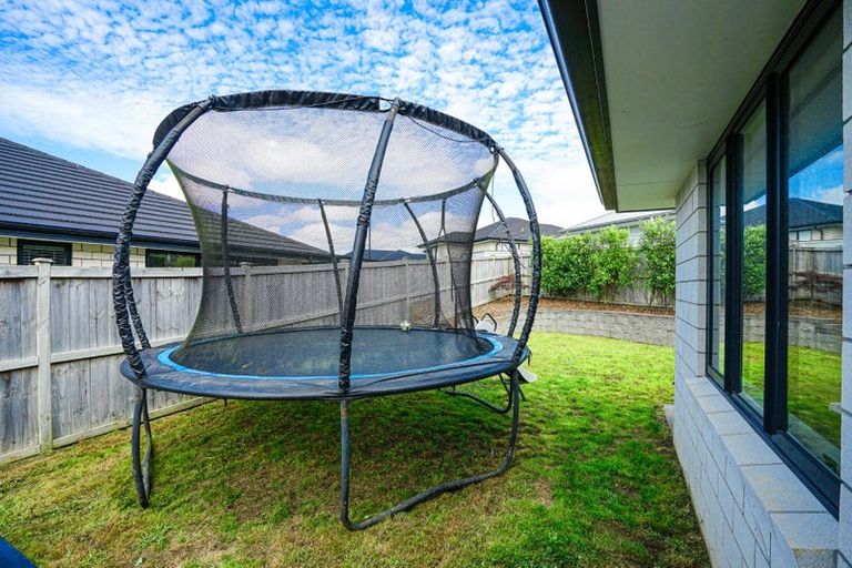 Photo of property in 40 Calder Crescent, Pokeno, 2402