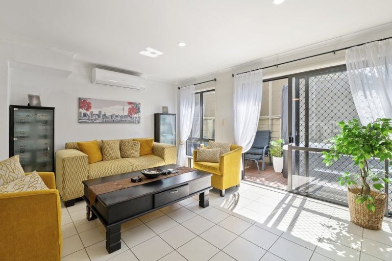 Photo of property in 75 Nautilus Drive, Gulf Harbour, Whangaparaoa, 0930