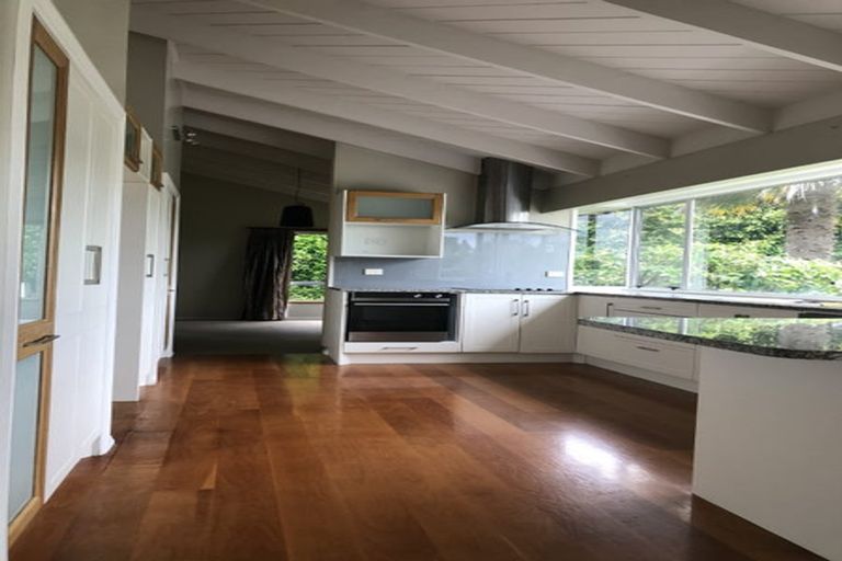 Photo of property in 79 Tawa Road, Kumeu, 0891