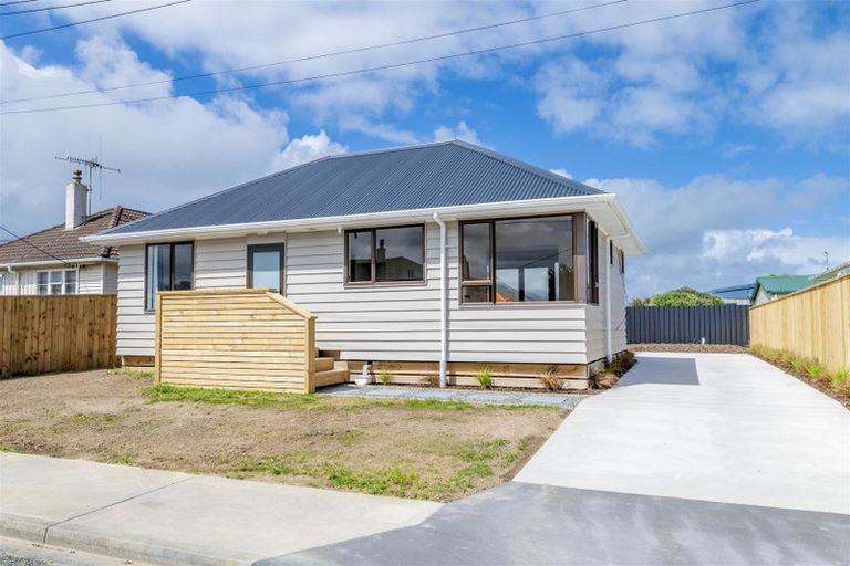 Photo of property in 2 Matene Place, Papamoa Beach, Papamoa, 3118