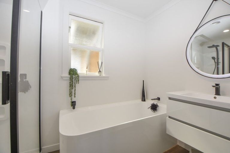 Photo of property in 18 Brooklyn Road, Carterton, 5713