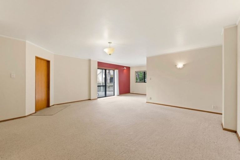 Photo of property in 108 Luckens Road, West Harbour, Auckland, 0618