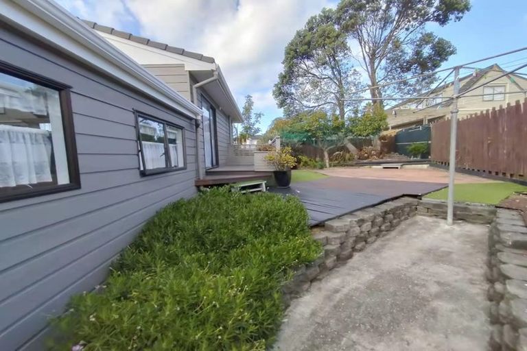 Photo of property in 4 Clunie Place, Highland Park, Auckland, 2010