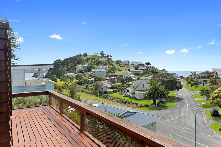 Photo of property in 25 Tapeka Road, Russell, 0202