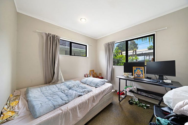 Photo of property in 19 Lynwood Road, New Lynn, Auckland, 0600