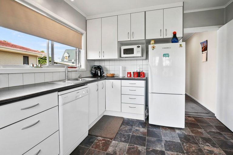 Photo of property in 31 Storey Avenue, Forest Lake, Hamilton, 3200