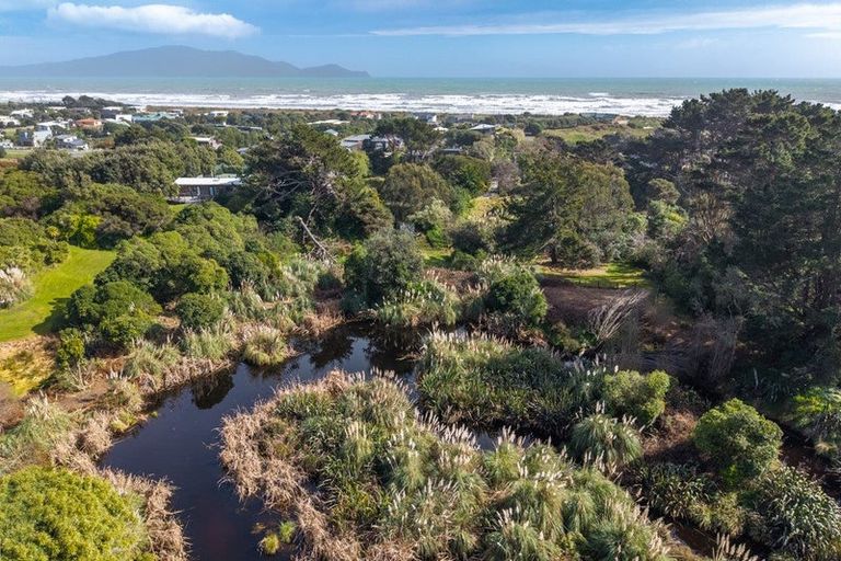 Photo of property in 91a Paetawa Road, Peka Peka, Waikanae, 5391