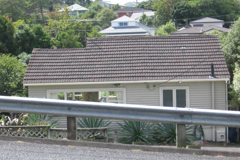 Photo of property in 43 Lyons Avenue, Murrays Bay, Auckland, 0630