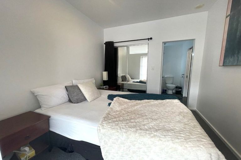 Photo of property in Atrium Apartments, 2q/154 The Terrace, Wellington Central, Wellington, 6011