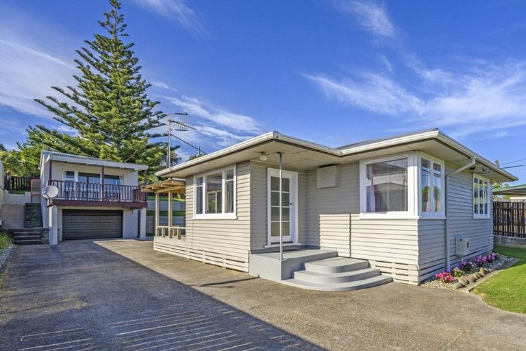 Photo of property in 73 Pohutukawa Place, Bell Block, New Plymouth, 4312