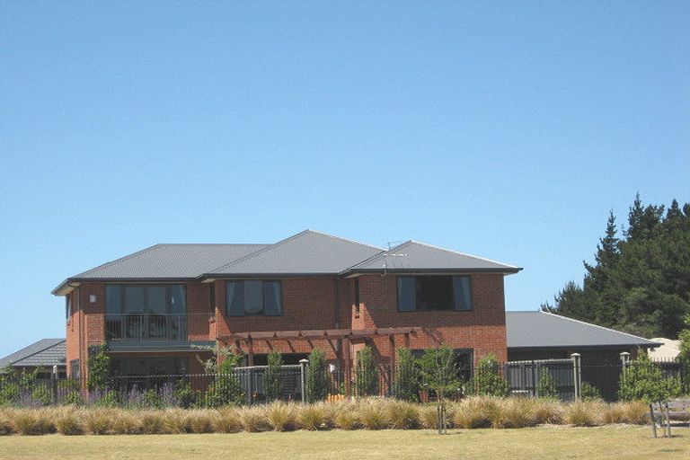 Photo of property in 38 Pohutukawa Crescent, Parklands, Christchurch, 8083