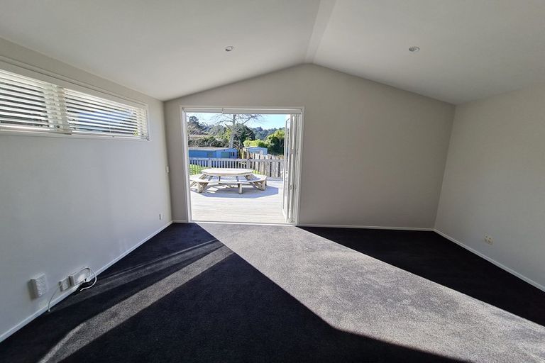 Photo of property in 669 Swanson Road, Swanson, Auckland, 0612