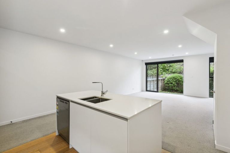 Photo of property in 16/80 Seatoun Heights Road, Seatoun, Wellington, 6022