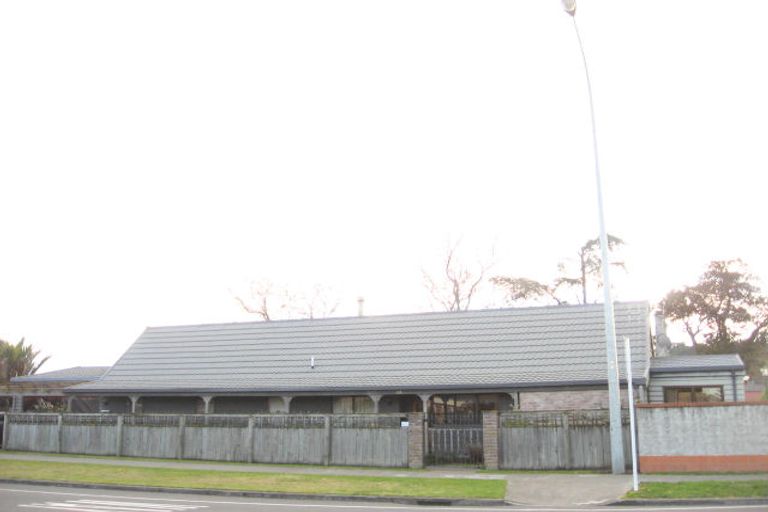 Photo of property in 120 Avondale Road, Taradale, Napier, 4112