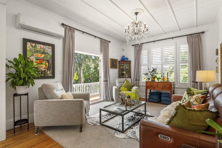 Photo of property in 1/12a Moore Street, Hillcrest, Auckland, 0627