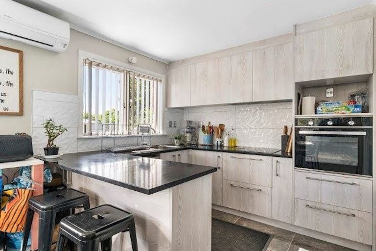 Photo of property in 19 Surrey Street, Manurewa, Auckland, 2102