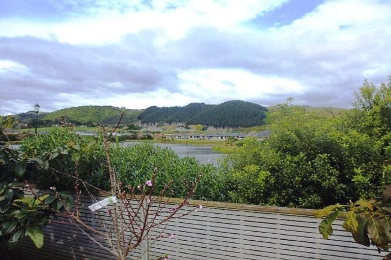 Photo of property in 15 Soldiers Way, Paraparaumu, 5032