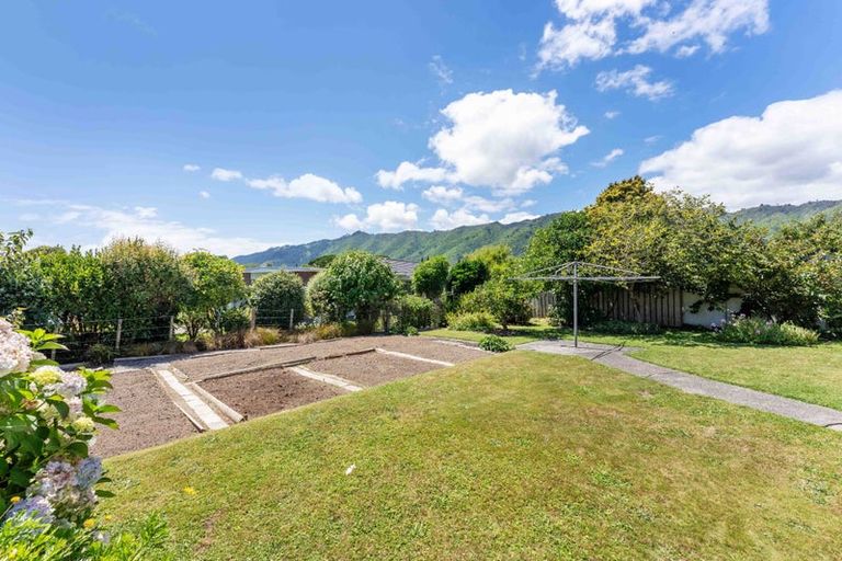 Photo of property in 49 Sylvan Avenue, Waikanae, 5036