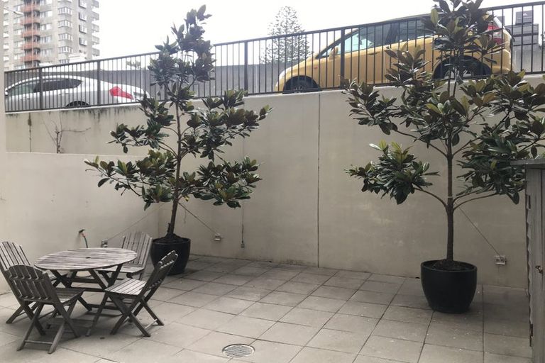 Photo of property in Augusta Apartments, 10/254 Willis Street, Te Aro, Wellington, 6011