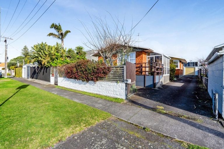 Photo of property in 10a Vogel Street, Fitzroy, New Plymouth, 4312