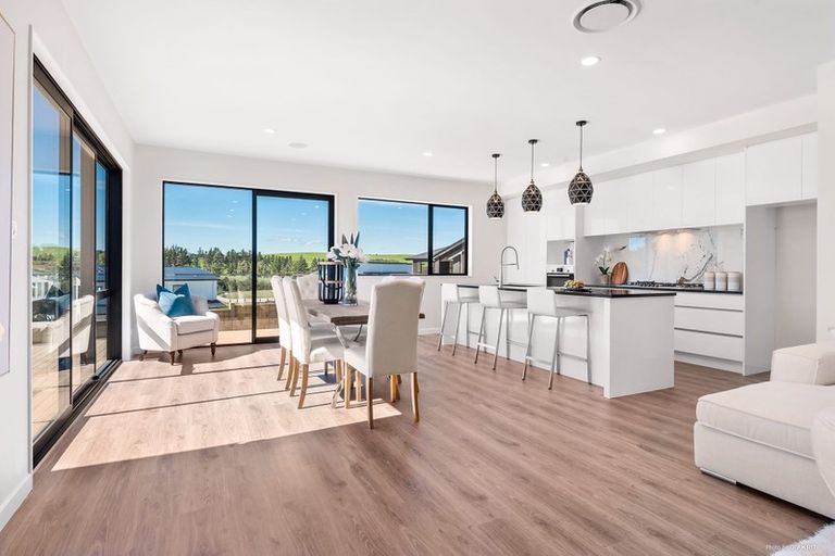 Photo of property in 14 Rathmullen Place, Pinehill, Auckland, 0632