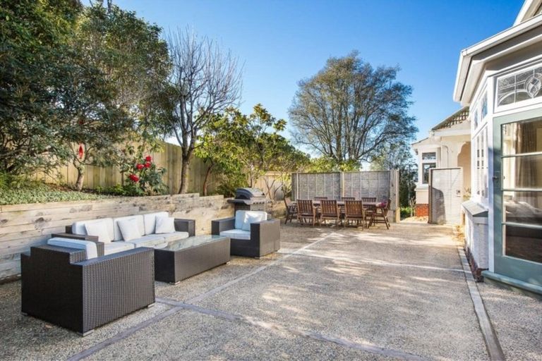 Photo of property in 16 Lawson Street, Roslyn, Dunedin, 9011