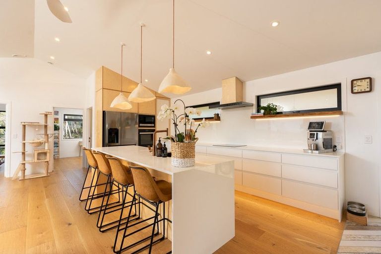 Photo of property in 21 Ngapuke Lane, Parua Bay, Onerahi, 0192