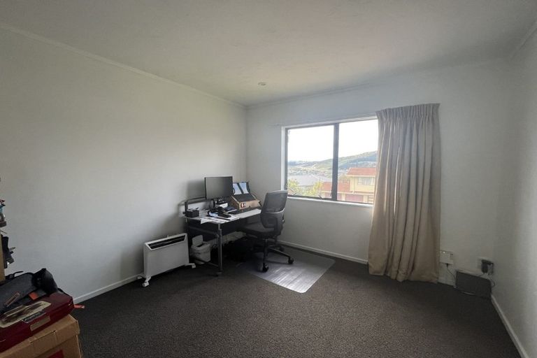 Photo of property in 18 Saint Aidans Way, Tawa, Wellington, 5028