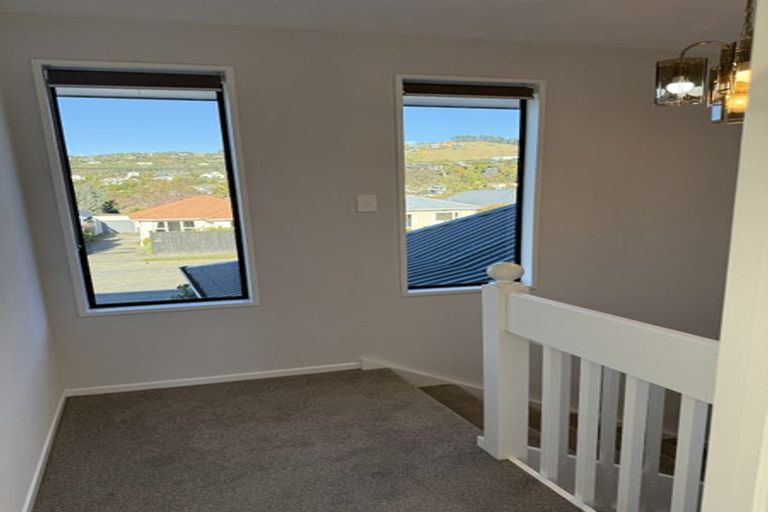 Photo of property in 20 Taupata Street, Redcliffs, Christchurch, 8081