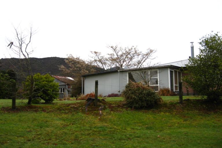 Photo of property in 1 Kelly Street, Reefton, 7830