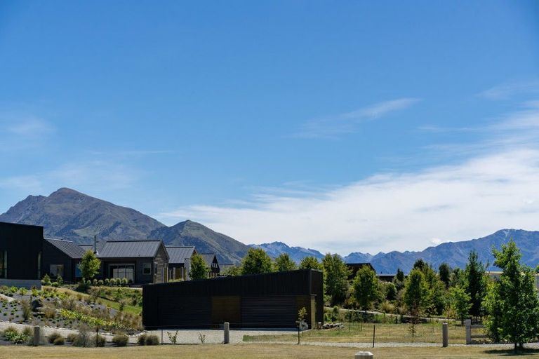 Photo of property in 2 Mount Linton Avenue, Wanaka, 9305