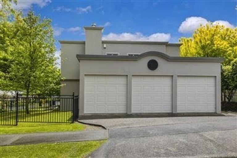 Photo of property in 12 Bushlands Park Drive, Albany, Auckland, 0632