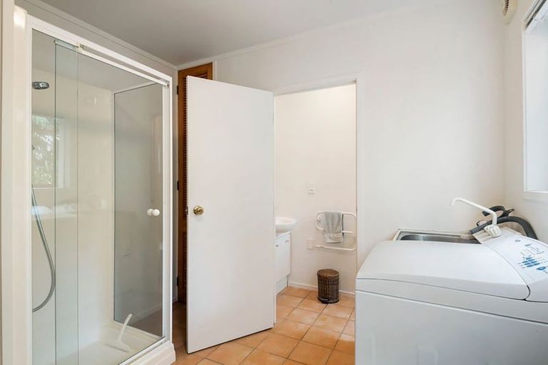 Photo of property in 20 Barlow Place, Chatswood, Auckland, 0626