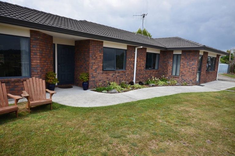 Photo of property in 33 Belk Road South, Omanawa, 3173